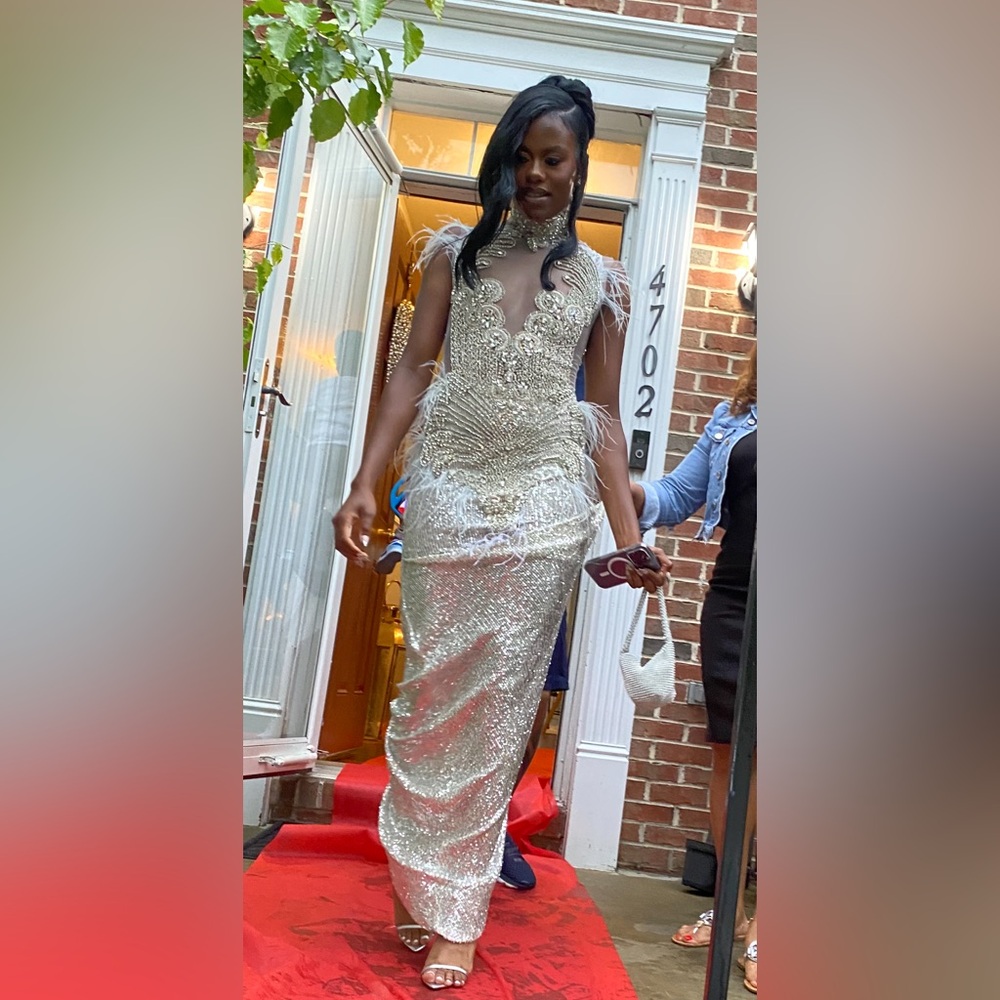 GORGEOUS SILVER Sequence PROM DRESS (Size 4) Worn Once